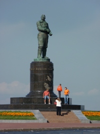 Памятник В.П. Чкалову в Нижнем Новгороде